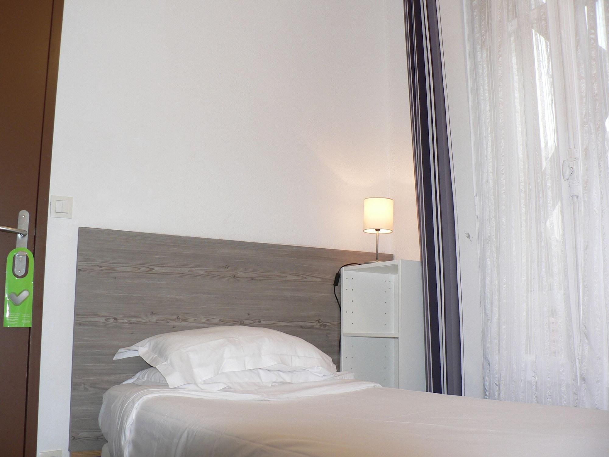 Hotel Les Alizes เบียริตซ์ ภายนอก รูปภาพ